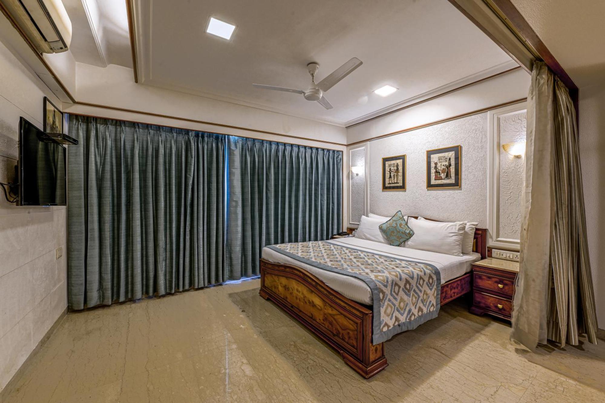 Hotel Regal Enclave Bombay Exterior foto