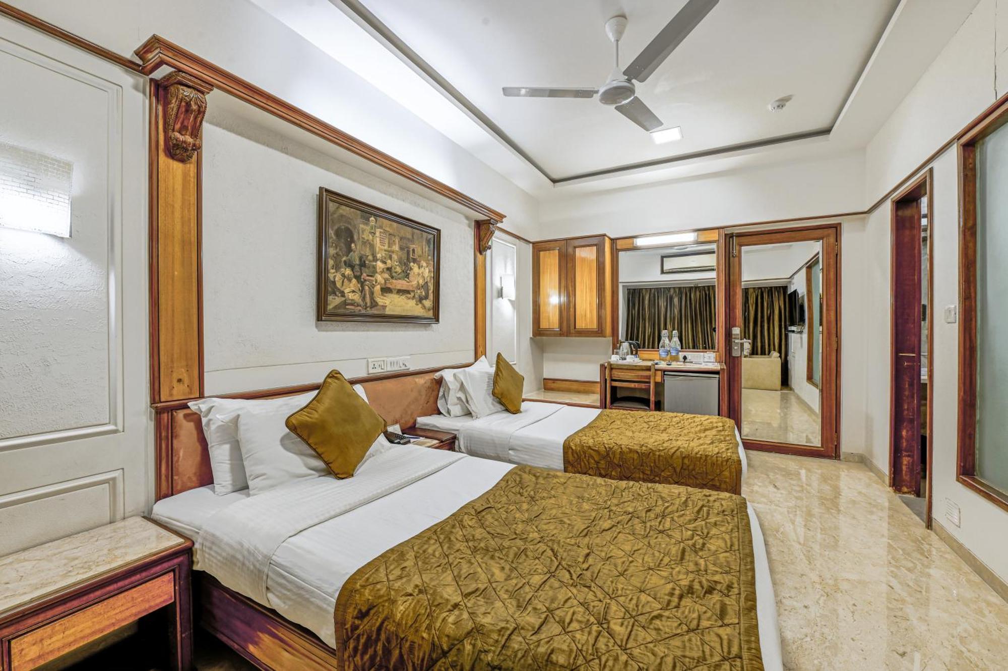 Hotel Regal Enclave Bombay Exterior foto