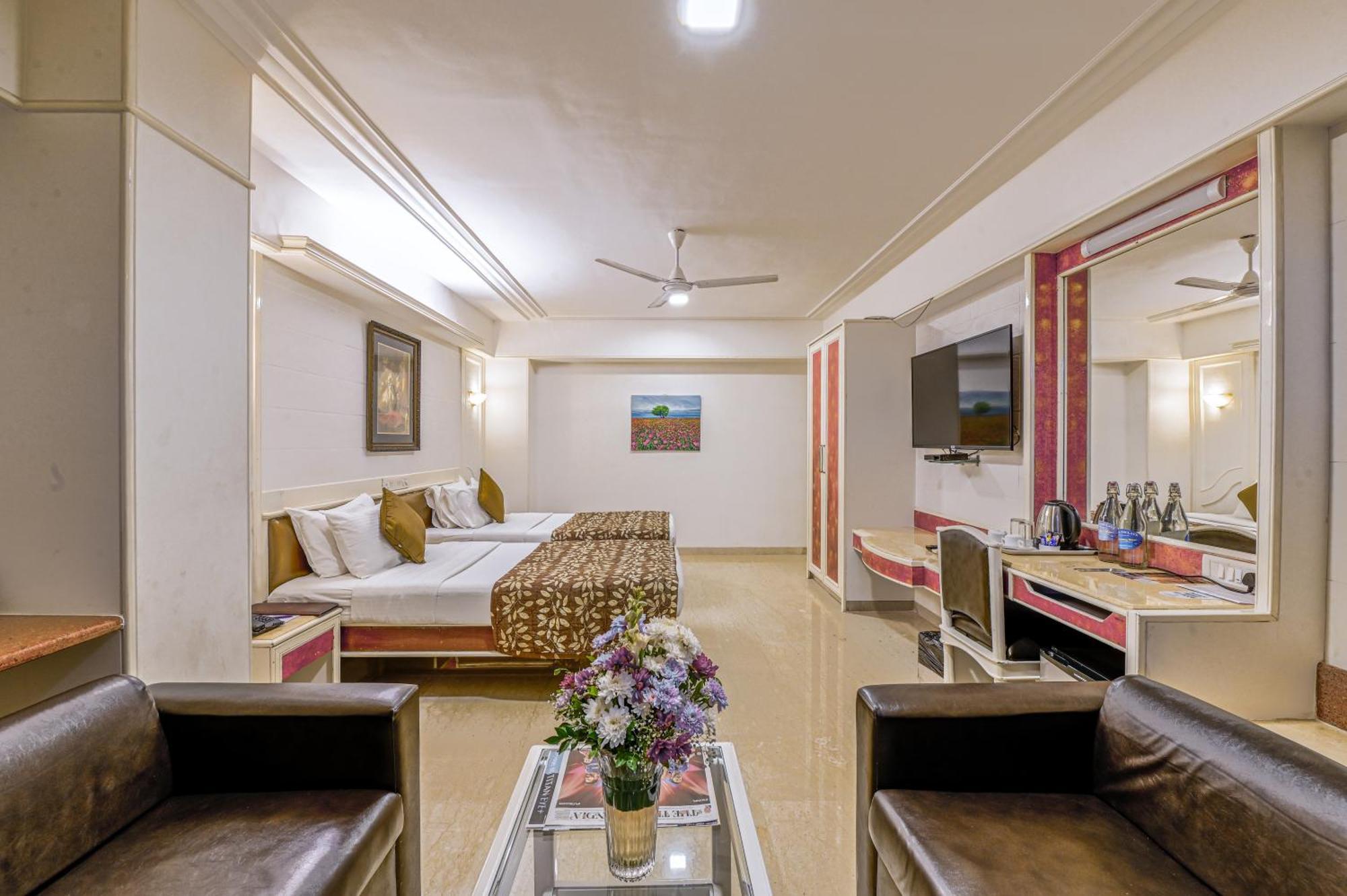 Hotel Regal Enclave Bombay Exterior foto